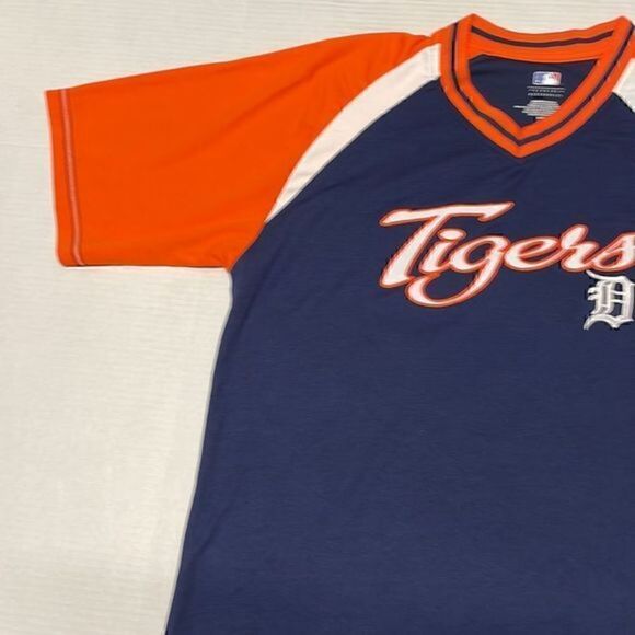 Genuine merchandise Detroit tigers men’s short sleeve knit shirt. Size L. - Picture 2 of 9